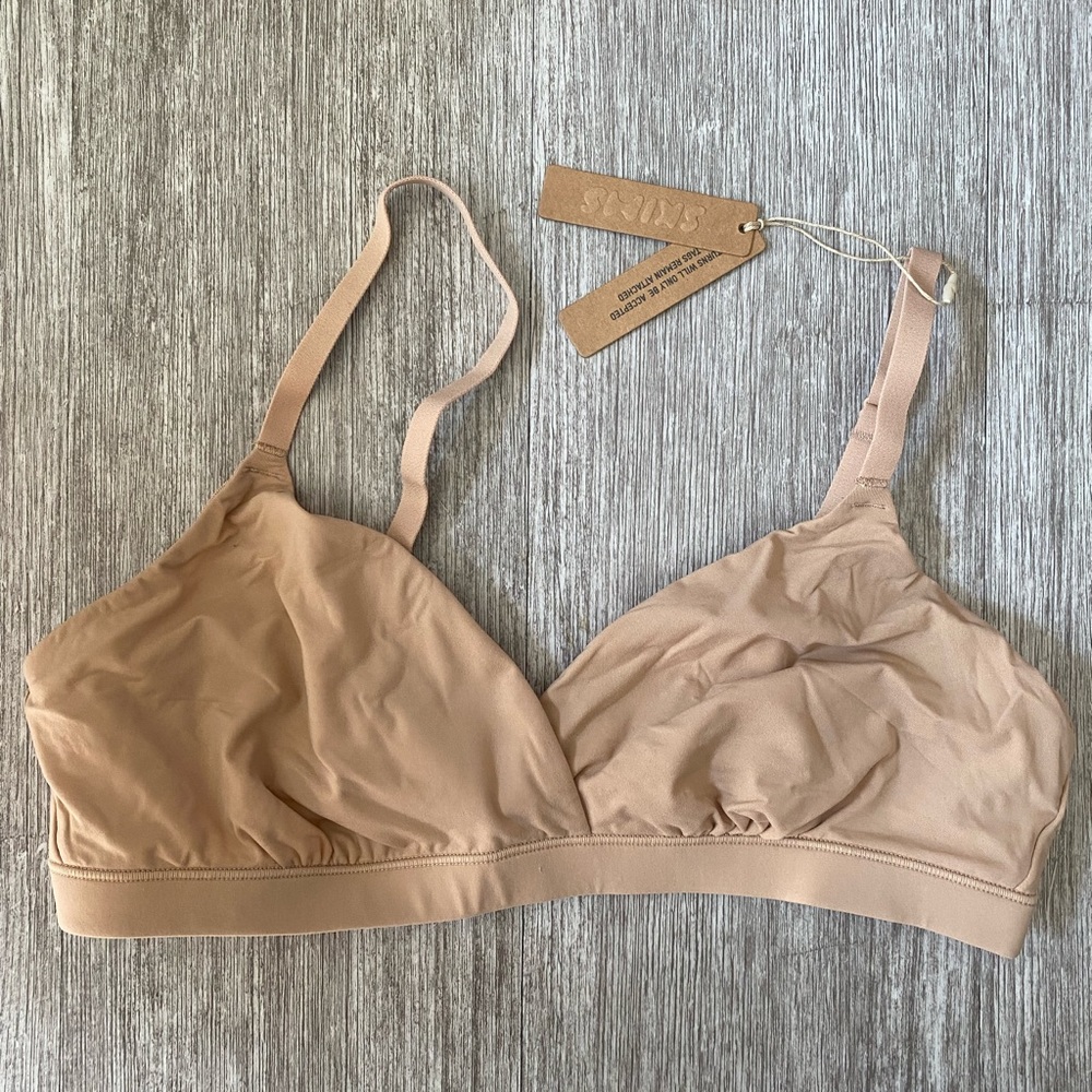 NWT SKIMS Lifting Triangle Bralette in Clay Size Medium
